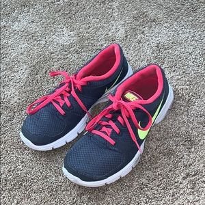 nike running shoes